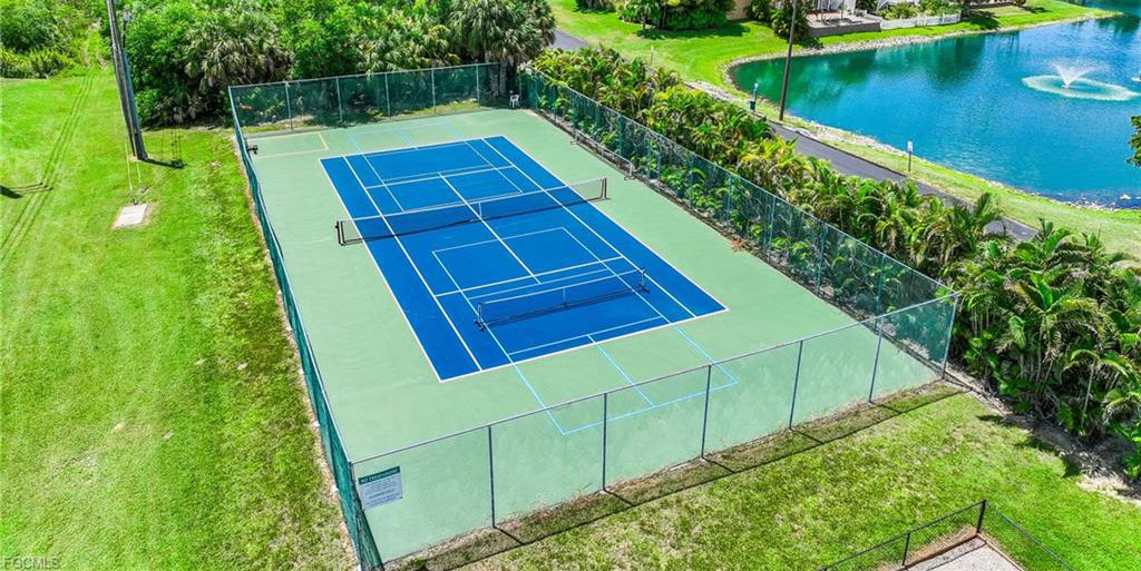 Island Park Woodlands HOA Tennis and Pickleball Courts